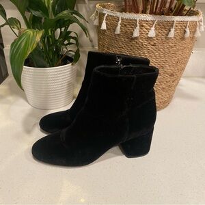 Franco Sarto Jubilee Black Velvet Side Zip Closure Ankle Booties Women’s 7.5